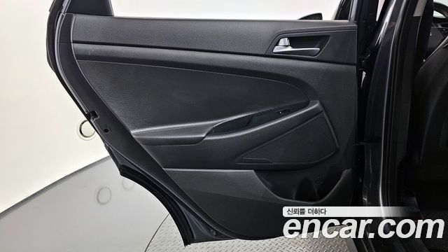Hyundai Tucson Diesel 1.7 2WD — photo 1 of 32