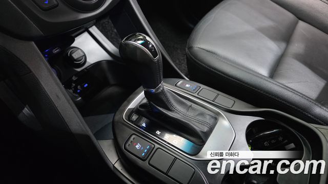 Hyundai Santafe Diesel(e-VGT) 2.0 2WD Premium — photo 1 of 20