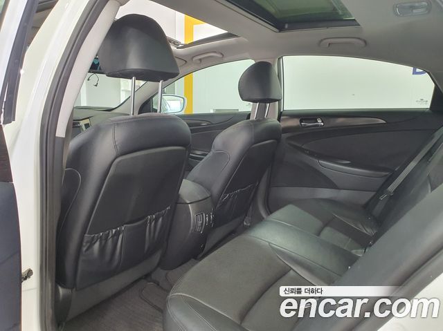 Hyundai Sonata Premier — photo 1 of 17