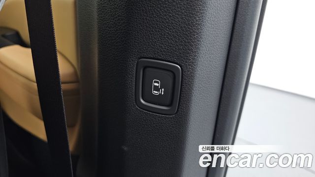 Kia Canival Diesel 9-Seater Prestige — photo 1 of 30