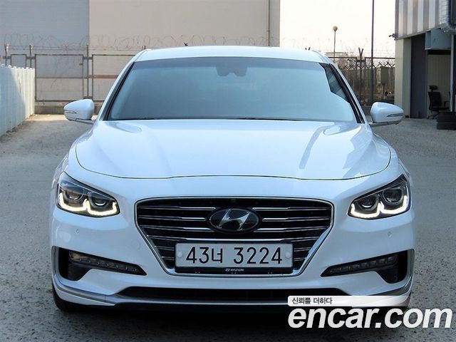 Hyundai Grandeur 2.4 Exclusive — photo 1 of 20
