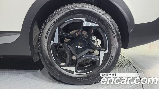 Kia Sportage HEV 1.6 2WD — photo 1 of 30