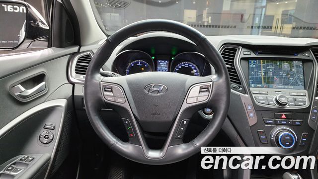 Hyundai Santafe Diesel(e-VGT) 2.0 2WD Premium — photo 1 of 35