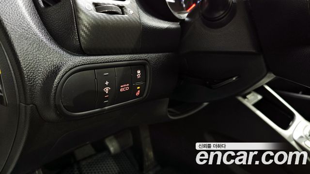 Kia K3 Luxury — photo 1 of 30