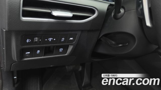 Hyundai Sonata 2.0 — photo 1 of 30