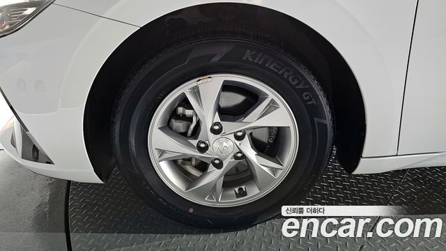 2022 Hyundai AVANTE 1.6, photograph 1