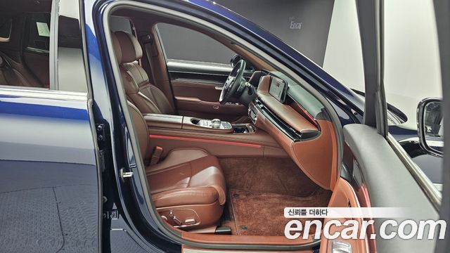 Genesis G90 Gasoline 3.5 Turbo AWD — photo 1 of 30