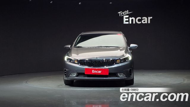 Kia K3 Trendy — photo 1 of 20