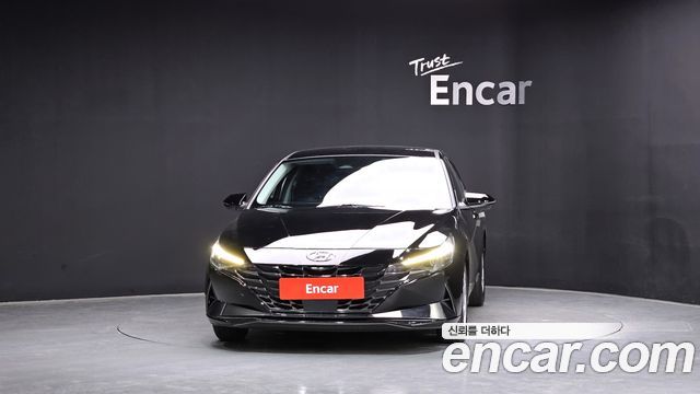 Hyundai AVANTE 1.6 — photo 1 of 30