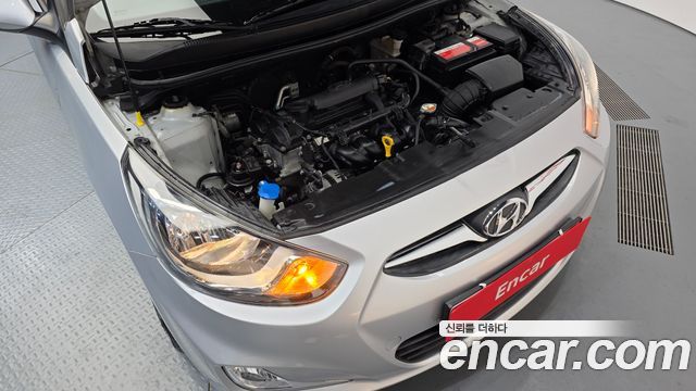 Hyundai Accent 1.4 VVT Modern — photo 1 of 32