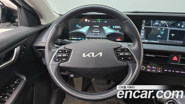 Kia EV6 Long Range — photo 1 of 32