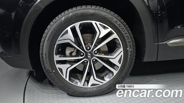 2018 Hyundai Santafe Diesel 2.0 2WD, photograph 1