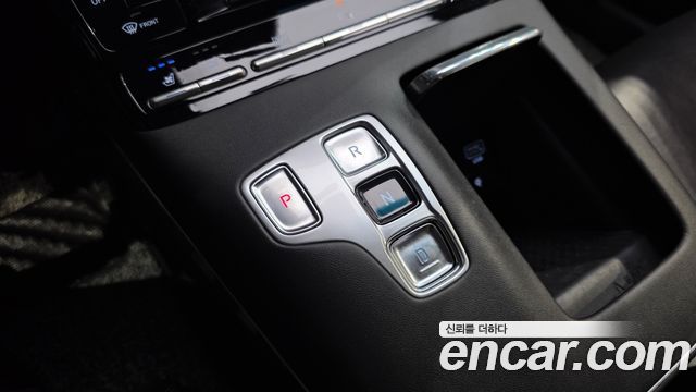 Hyundai Grandeur 2.5 — photo 1 of 20