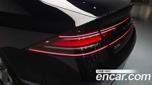 Genesis G90 Gasoline 3.5 Turbo e-S/C AWD — photo 1 of 40