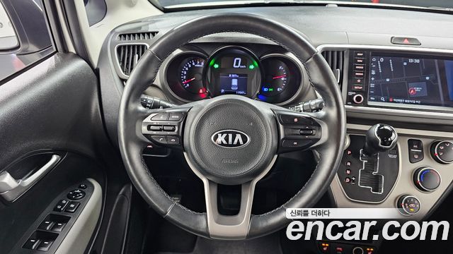 Kia RAY Prestige — photo 1 of 31