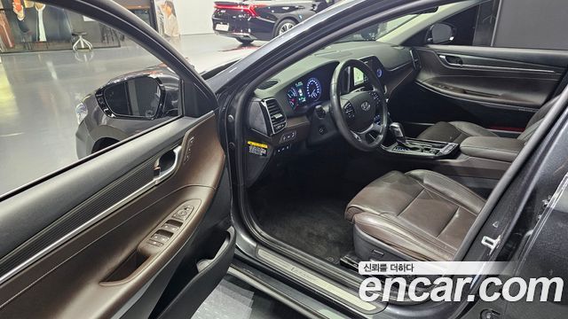 Hyundai Grandeur Exclusive — photo 1 of 32