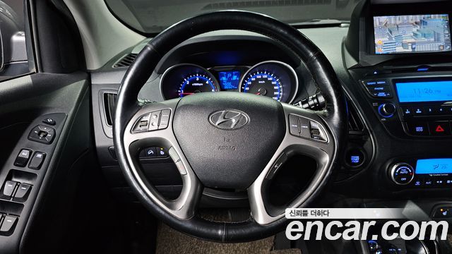 Hyundai Tucson Diesel(e-VGT) 2WD — photo 1 of 31