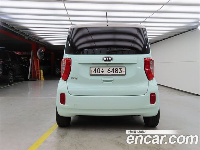 Kia RAY Deluxe — photo 1 of 18