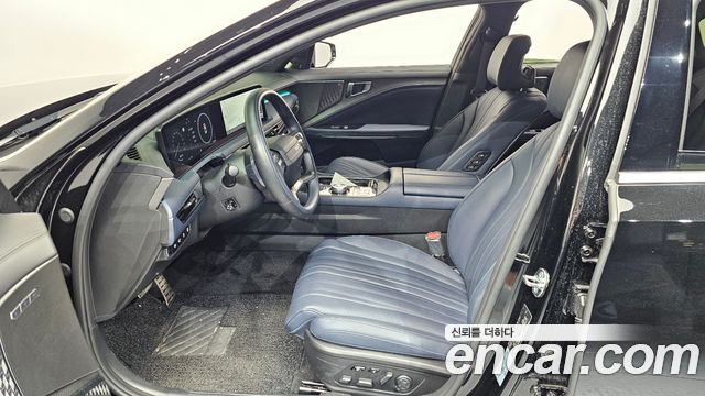 Kia K8 Signature — photo 1 of 36