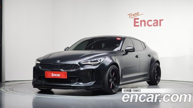 Kia Stinger 2.2 Diesel 2WD — photo 1 of 35