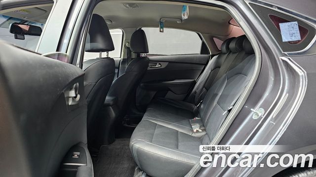 Kia K3 Luxury — photo 1 of 30