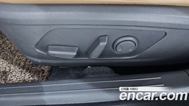 Hyundai Sonata 2.0 — photo 1 of 35