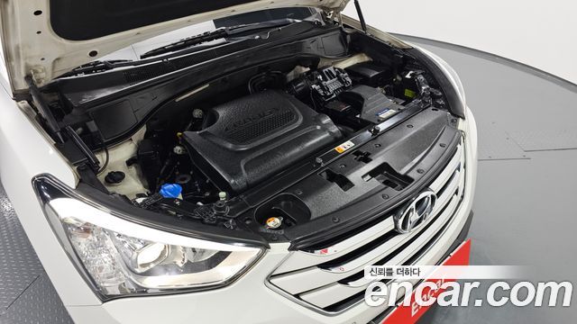 Hyundai Santafe Diesel(e-VGT) 2.0 2WD Premium — photo 1 of 20