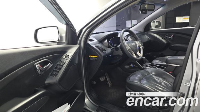 Hyundai Tucson Diesel 2WD LX20 — photo 1 of 31