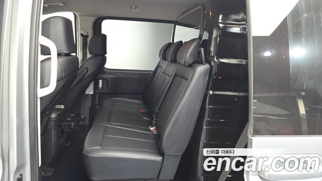 Hyundai Staria Cargo 5-Seater — photo 1 of 30