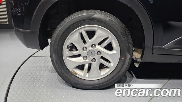 Hyundai Venue 1.6 Modern Plus — photo 1 of 30