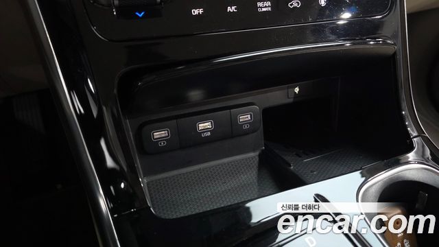 Kia Canival Gasoline 9-Seater Hi-Limousine — photo 1 of 30