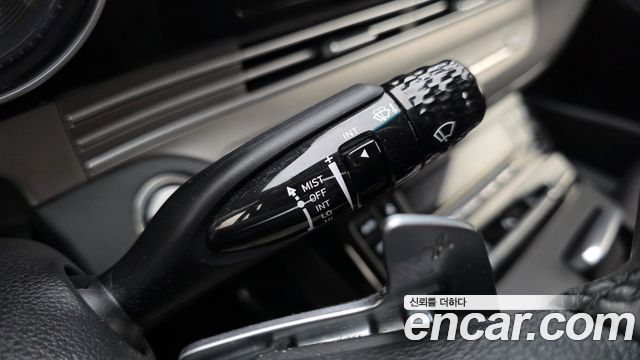 Hyundai Grandeur 3.0 LPi Rent Car — photo 1 of 32