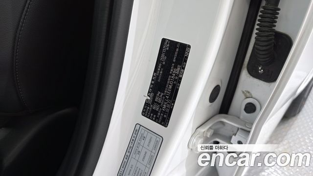 Hyundai AVANTE 1.6 — photo 1 of 30
