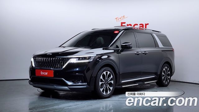 Kia Canival Gasoline 9-Seater Signature — photo 1 of 35