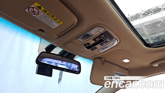 Kia Canival 9-Seater Noblesse — photo 1 of 34