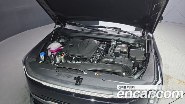 Kia K8 2.5 Gasoline 2WD — photo 1 of 32