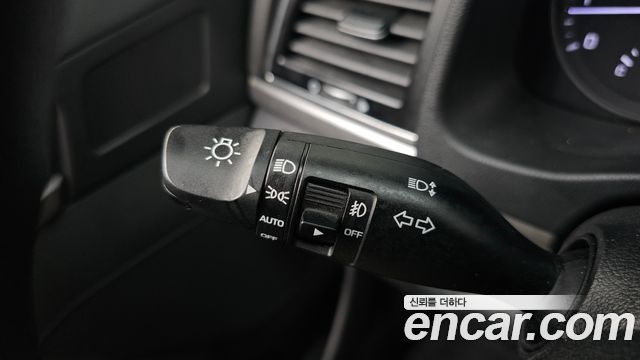 Hyundai AVANTE 1.6 GDI Value Plus — photo 1 of 31