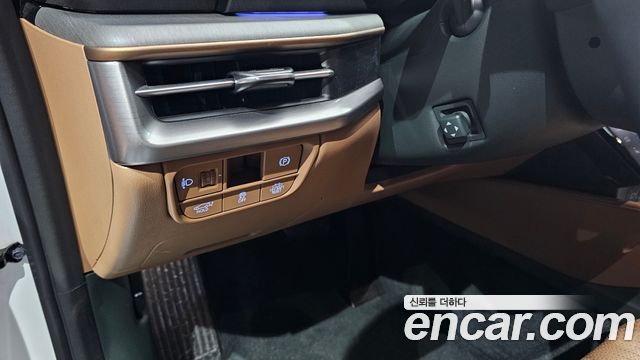 Hyundai Grandeur Calligraphy — photo 1 of 20