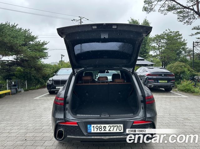Genesis GV70 2.5T Gasoline 2WD — photo 1 of 17