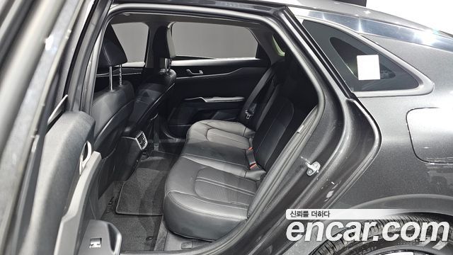 Kia K5 2.0 — photo 1 of 30
