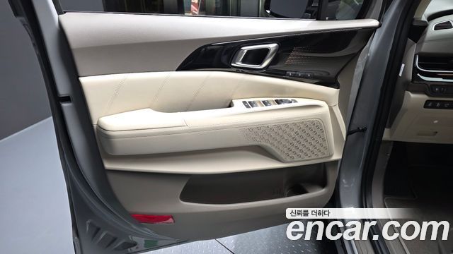 Kia Canival Gasoline 7 Seater X Line — photo 1 of 32
