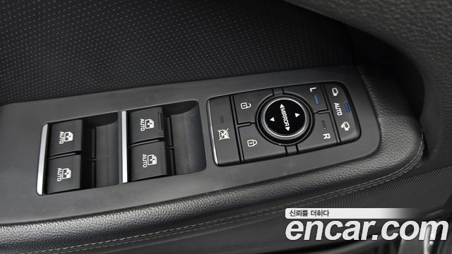 Genesis G80 2.2D AWD — photo 1 of 30