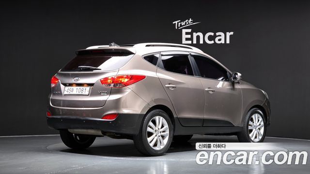 2010 Hyundai Tucson Diesel 2WD LX20, photograph 5
