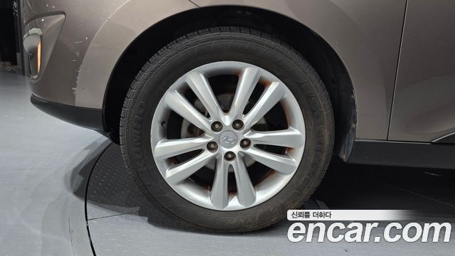 2010 Hyundai Tucson Diesel 2WD LX20, photograph 6