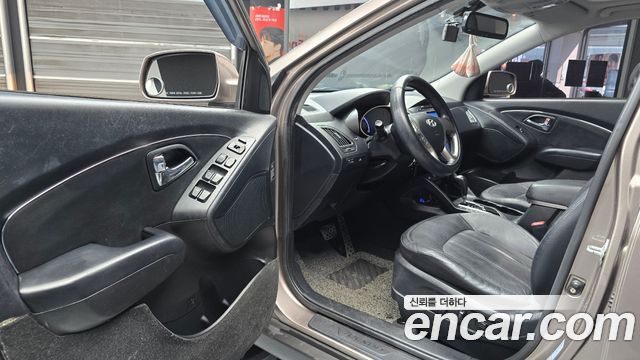 2010 Hyundai Tucson Diesel 2WD LX20, photograph 12