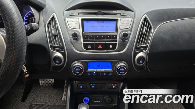 2010 Hyundai Tucson Diesel 2WD LX20, photograph 7
