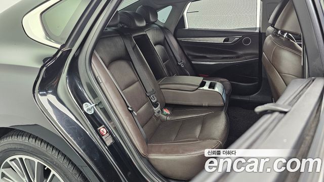 Hyundai Grandeur Exclusive — photo 1 of 20