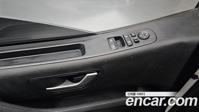 2022 Hyundai Staria Cargo 5-Seater, photograph 6