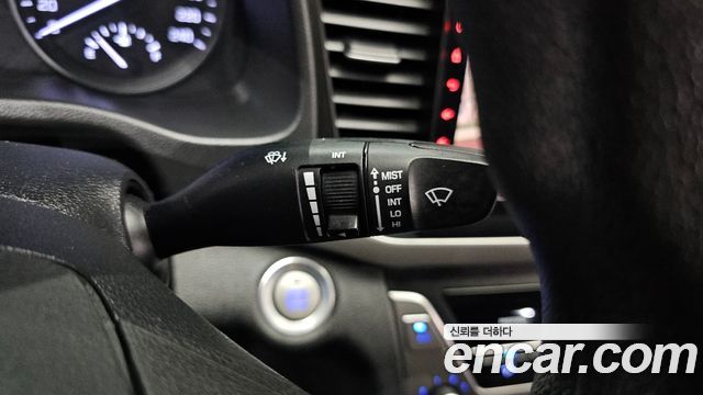 Hyundai AVANTE 1.6 GDI Value Plus — photo 1 of 30
