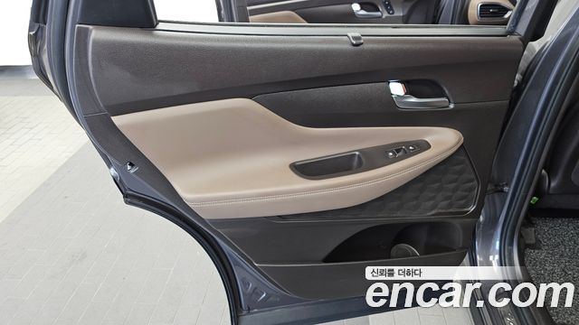Hyundai Santafe Diesel 2,0 4WD — photo 1 of 32